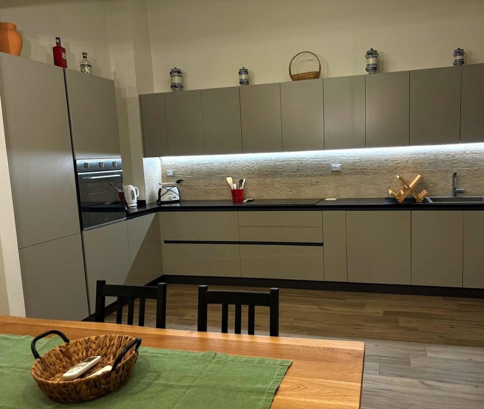 Appartamento in centro storico. Apartment in Camaiore