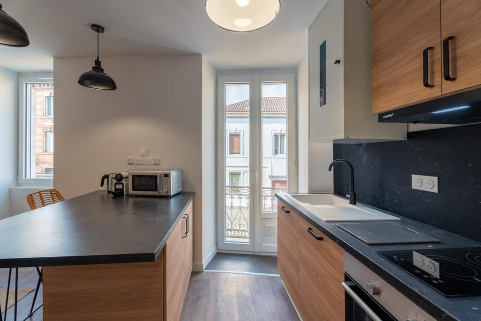 Kitchen or kitchenette, Dining area, dishwasher, minibar, pet friendly