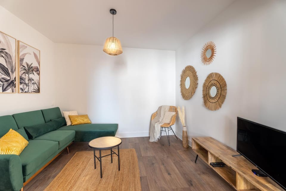 Communal lounge/ TV room, TV and multimedia, Living room, Seating area