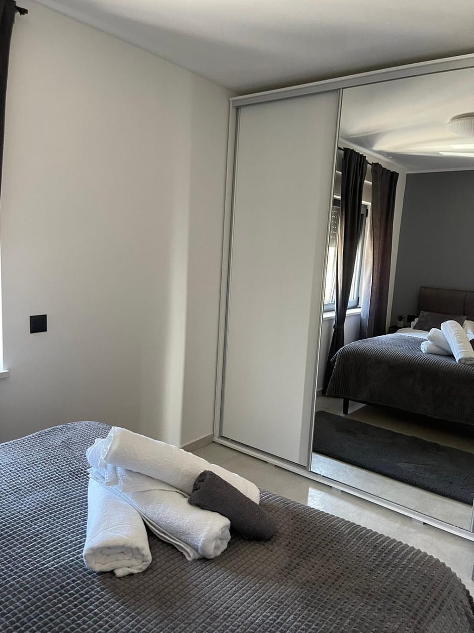 Bed, Bedroom, towels, wardrobe