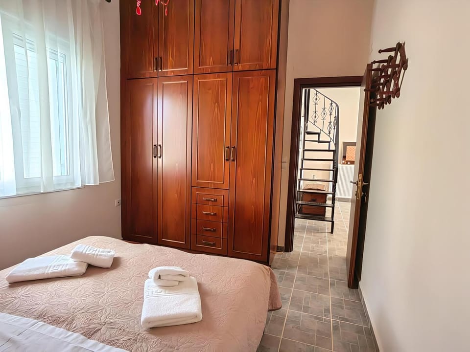 Bed, Bedroom, wardrobe