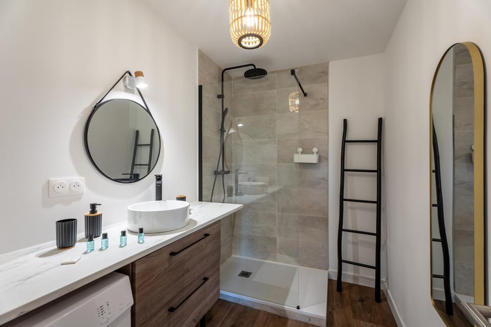 Shower, Bathroom