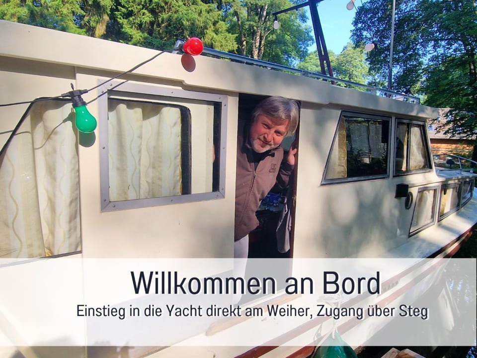 Hausboot Hans im Glück Docked boat in Rhineland-Palatinate