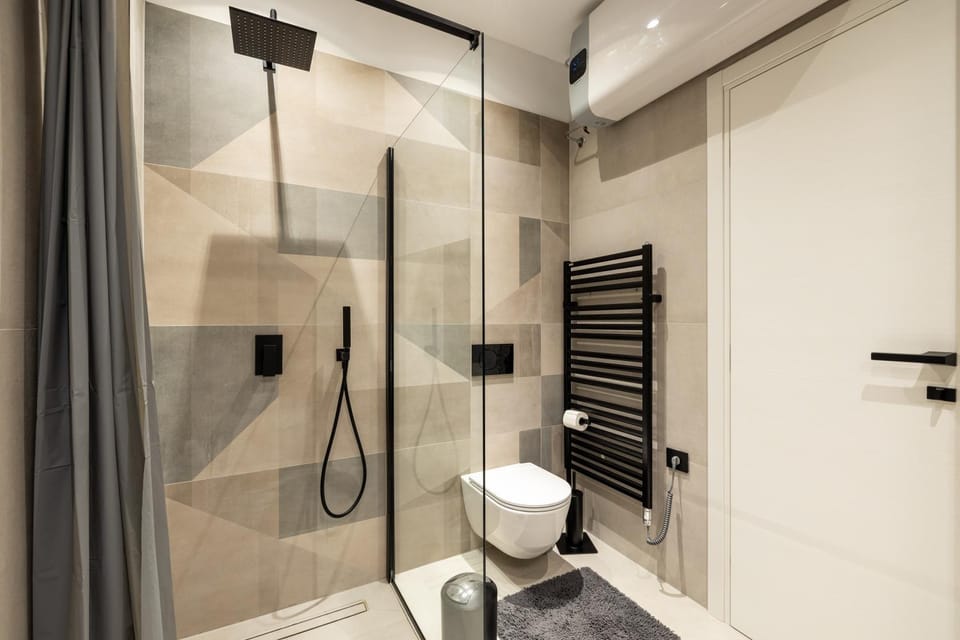 Shower, Toilet, Bathroom