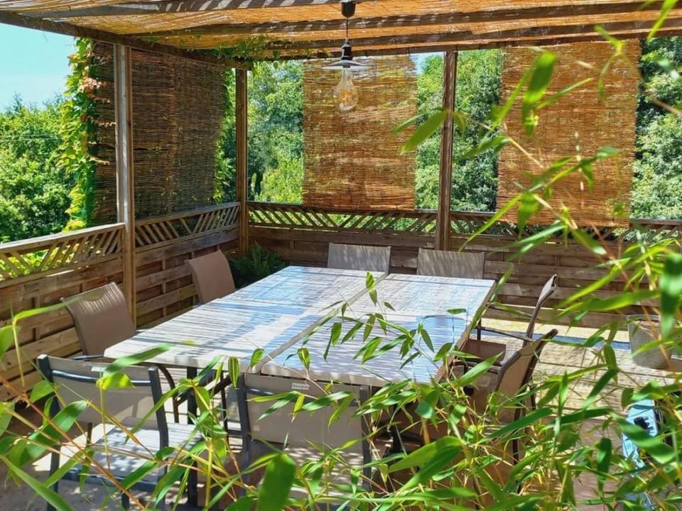 Property building, Patio, Balcony/Terrace, Balcony/Terrace, Garden view
