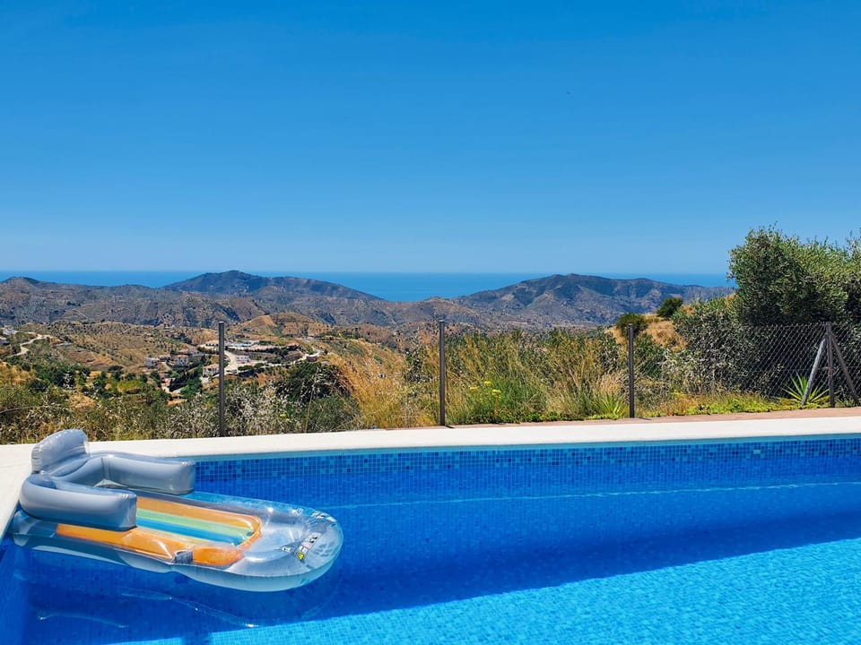 Natural landscape, Mountain view, Pool view, Swimming pool, Swimming pool, sunbed