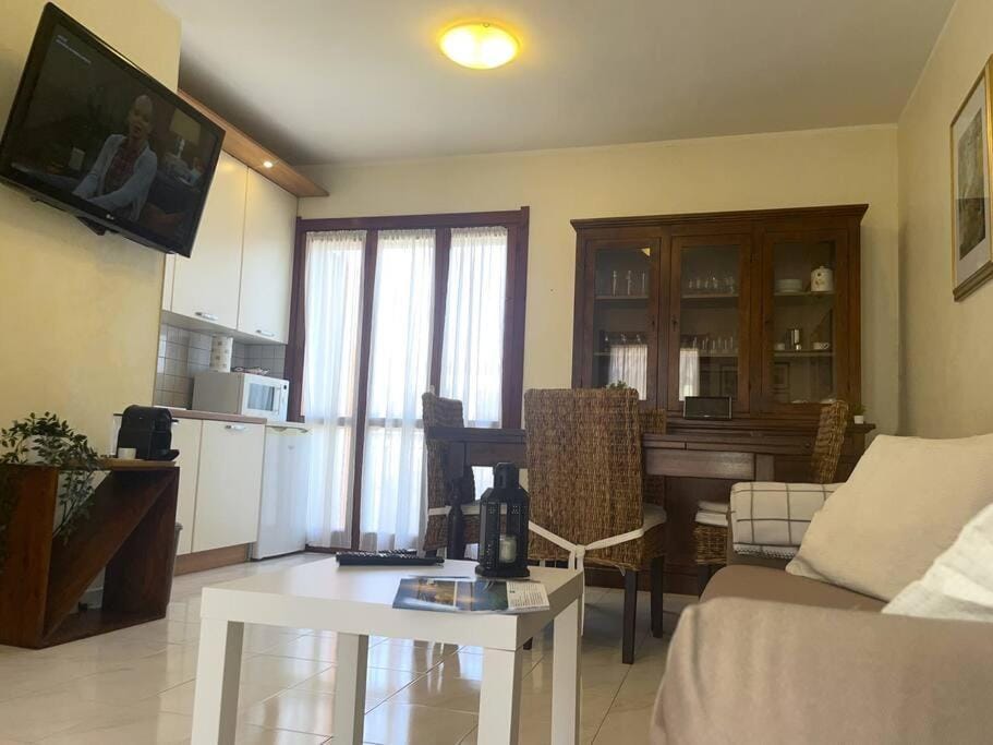 TV and multimedia, Living room, hair dresser