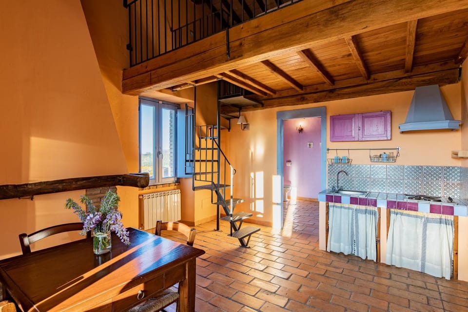 Kitchen or kitchenette, Dining area, stove