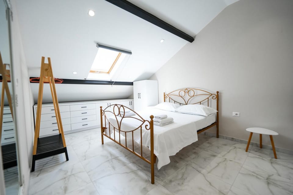 Bed, Bedroom, wardrobe