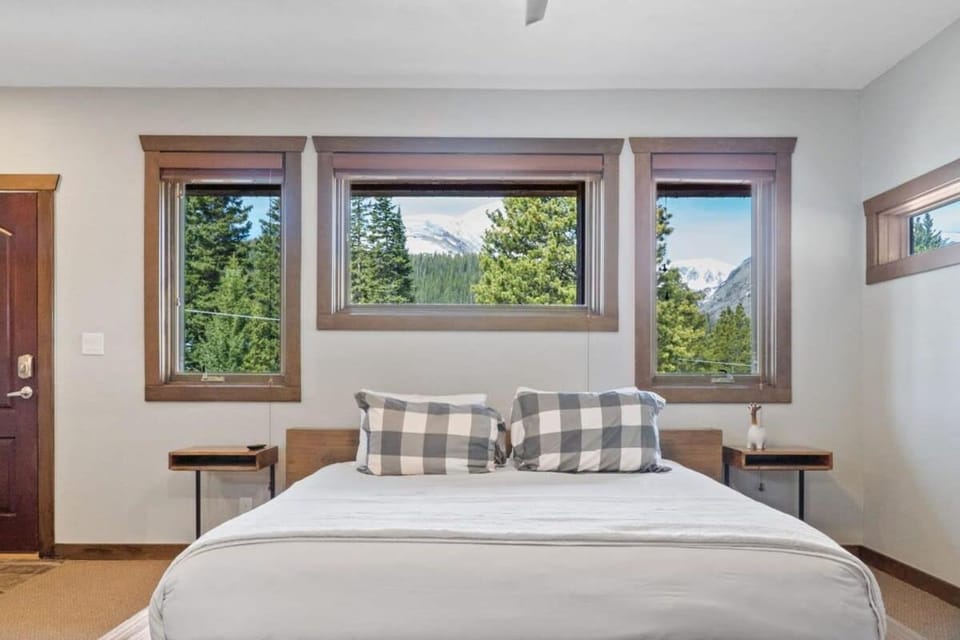 2BR Blue River Home withStunning Views House in Summit County