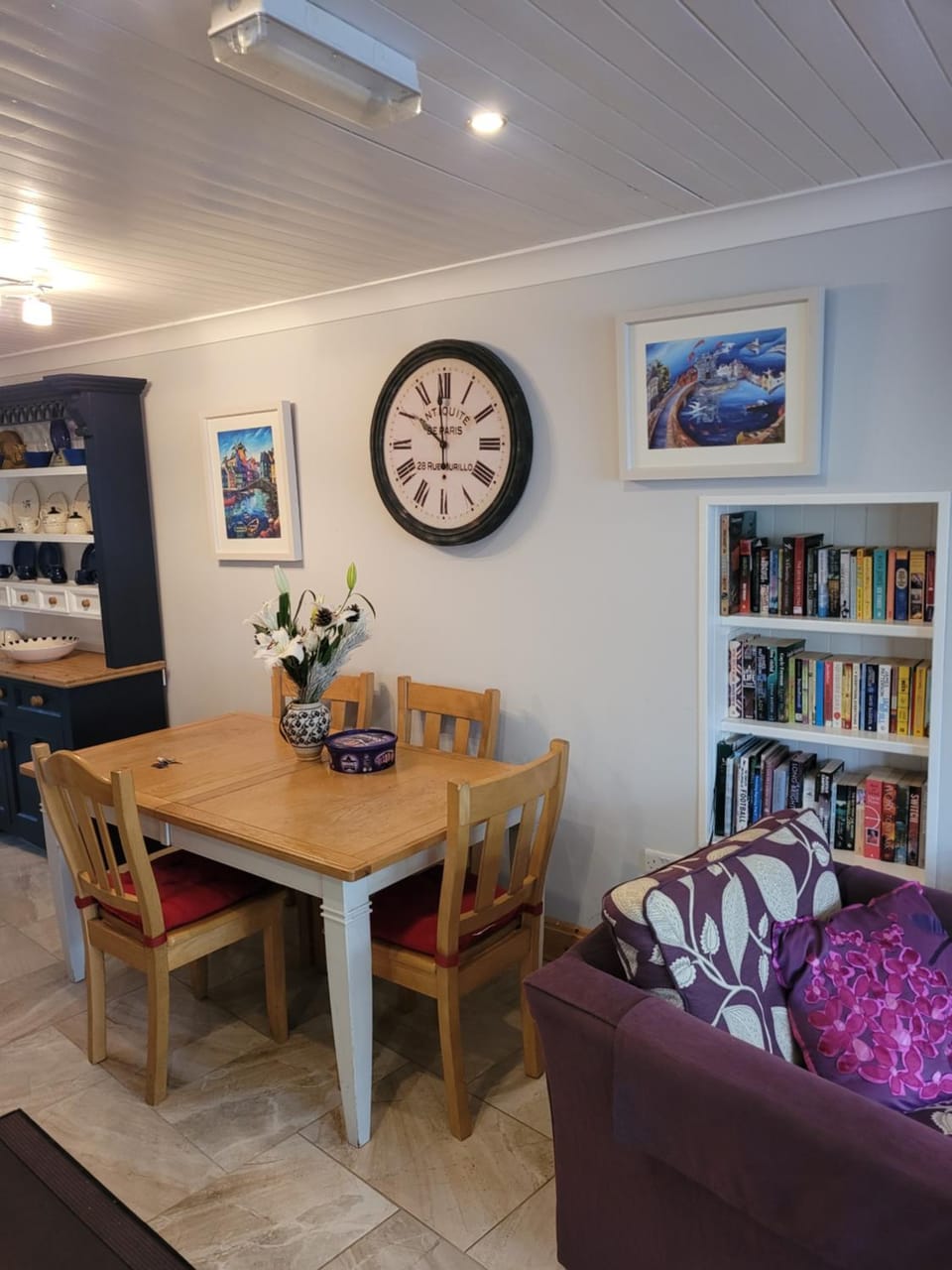 Library, Living room