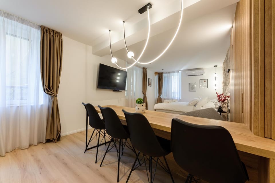 TV and multimedia, Seating area