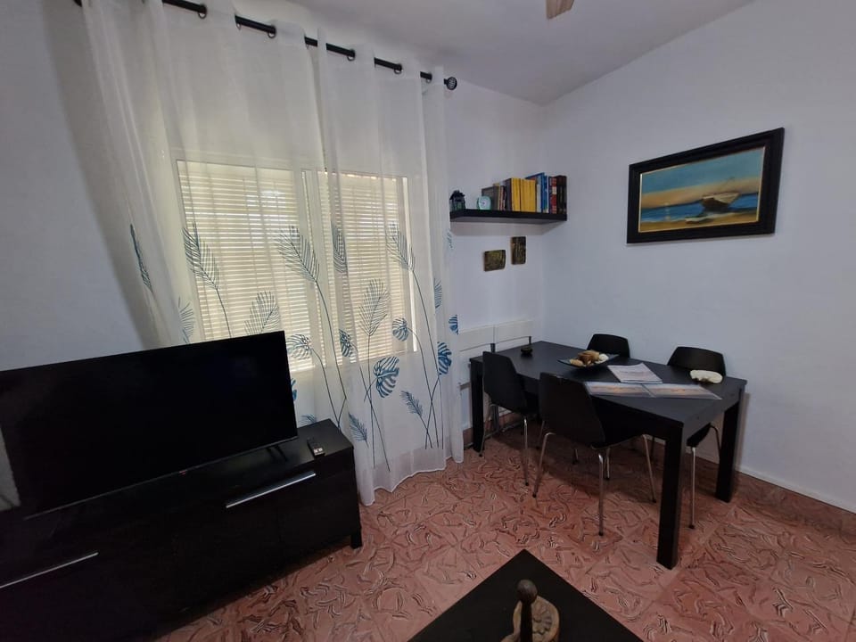 TV and multimedia, Living room, Dining area