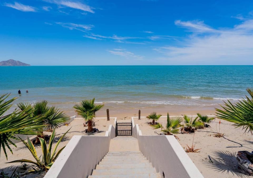 Beachfront condo for rent in Villas de Las Palmas, San Felipe House in San Felipe