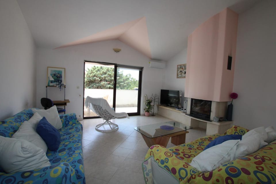 Living room, Photo of the whole room, Seating area