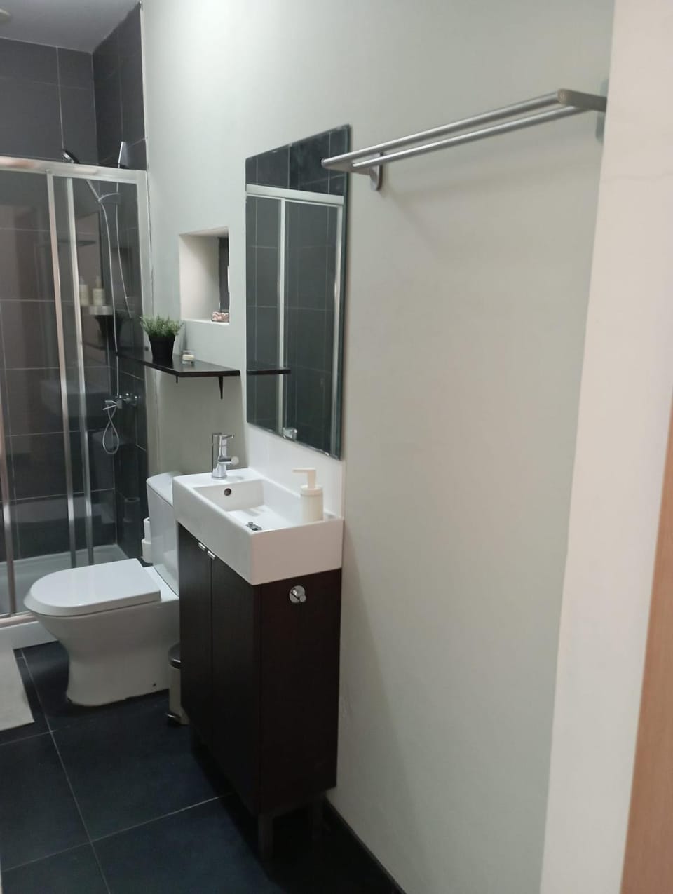 Shower, Toilet, Bathroom, towels