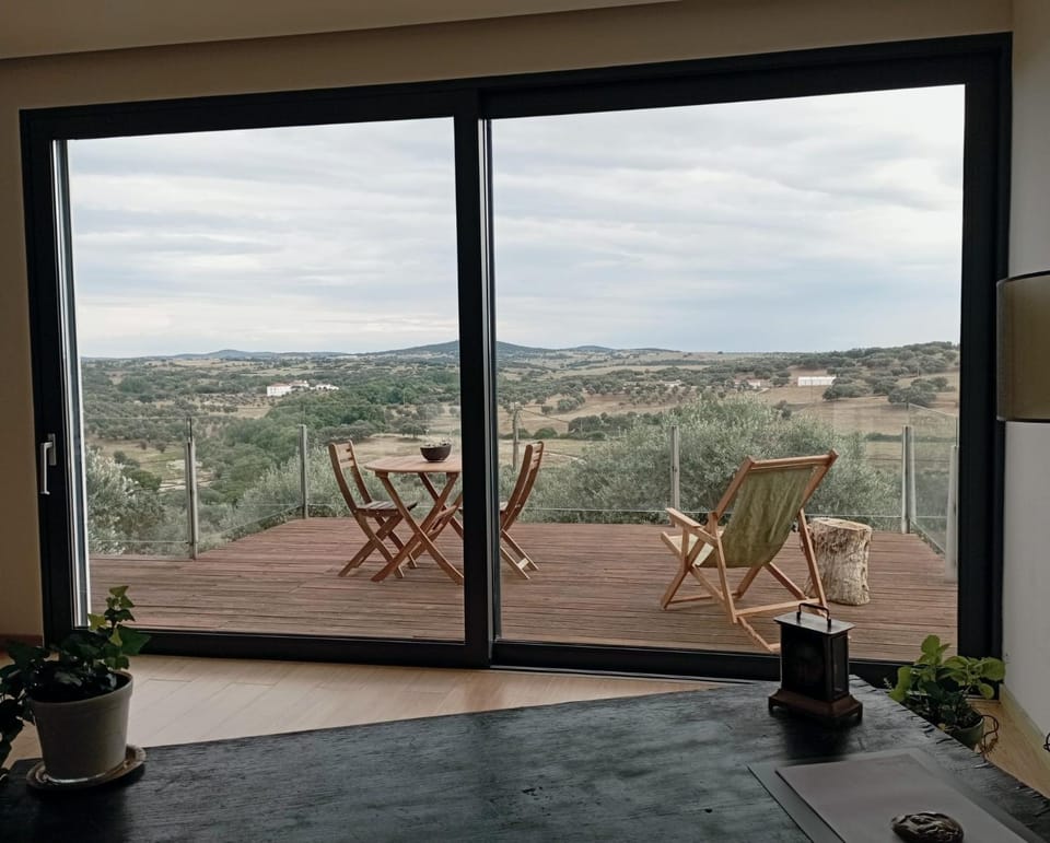 Patio, Day, Natural landscape, View (from property/room), Balcony/Terrace, Seating area, Mountain view