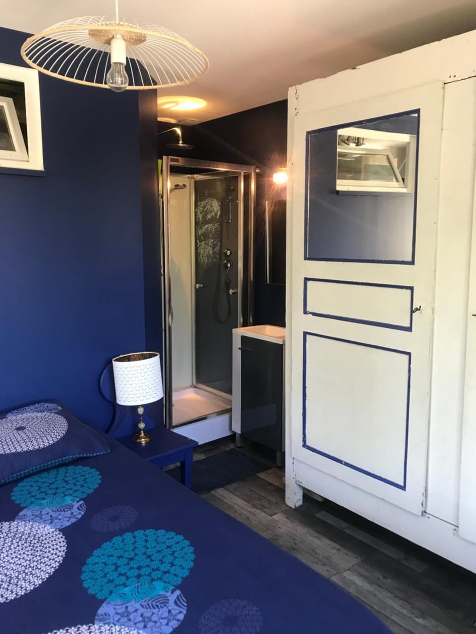 Shower, Bedroom
