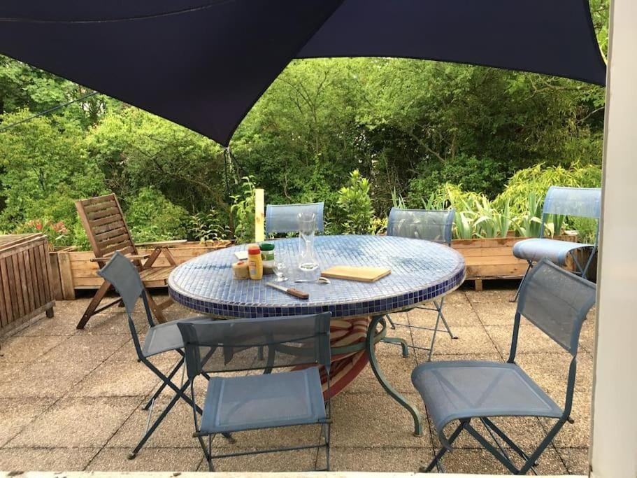 Patio, Dining area, Garden view
