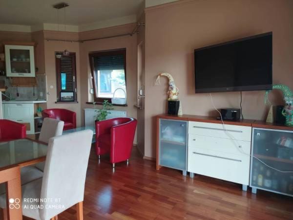 TV and multimedia, Kitchen or kitchenette, Living room, Dining area