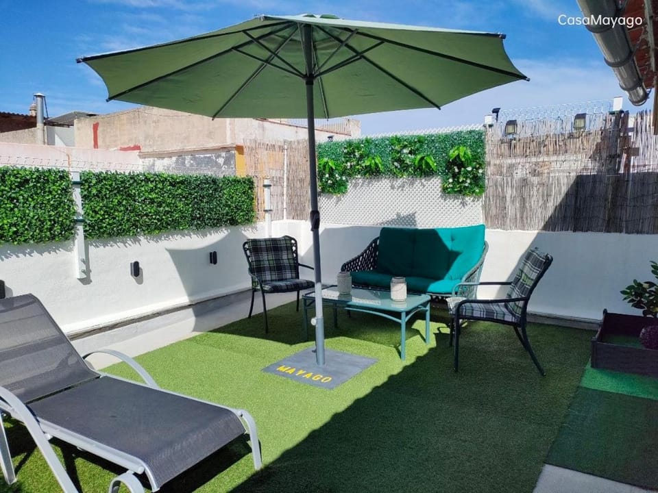 Spring, Day, Solarium, Balcony/Terrace, Decorative detail, Area and facilities, sunbed