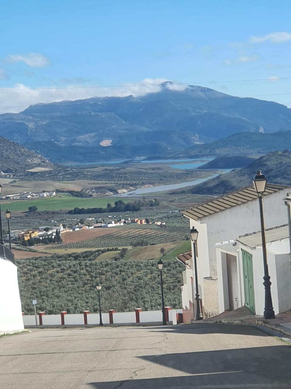 Nearby landmark, Day, Natural landscape, Lake view, Mountain view
