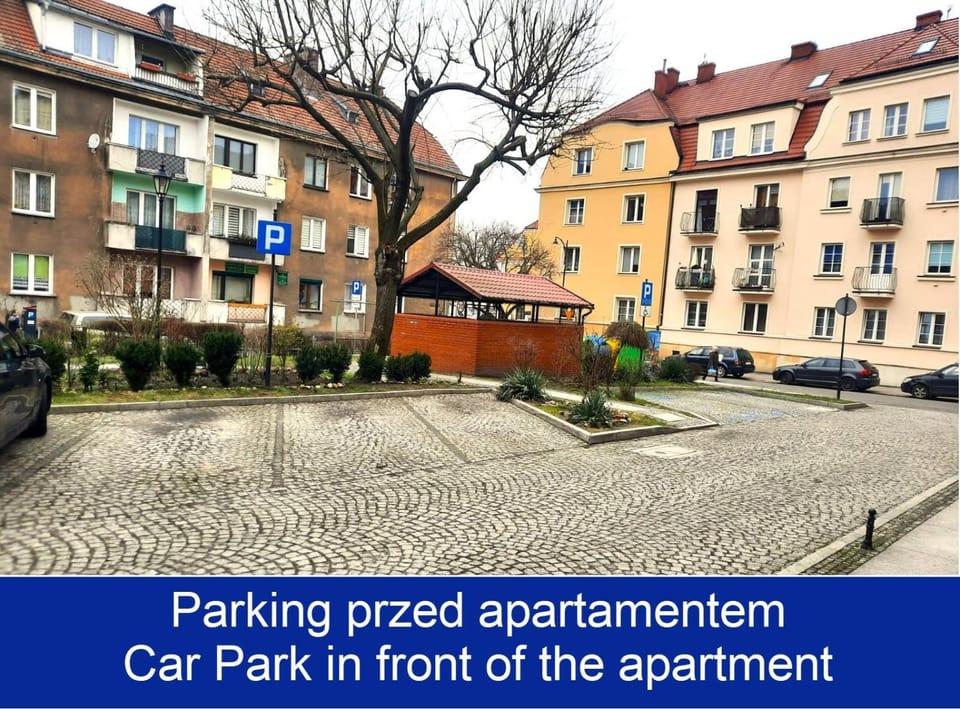 Apartament Przy Starówce - Zoni - 2 Osobne Sypialnie, 2 Separate Bedrooms in Old Town - Main Square, Amazing View, Top Location! Apartment in Lower Silesian Voivodeship