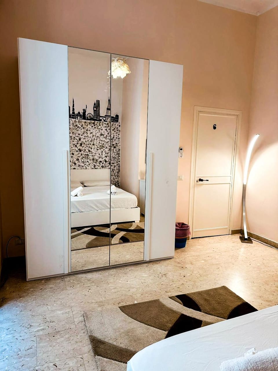 Photo of the whole room, wardrobe