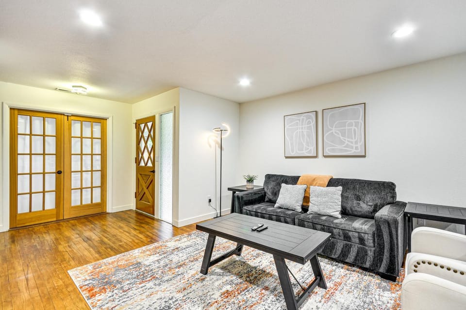 Modern Home with Spacious Yard in Beaverton! House in Beaverton