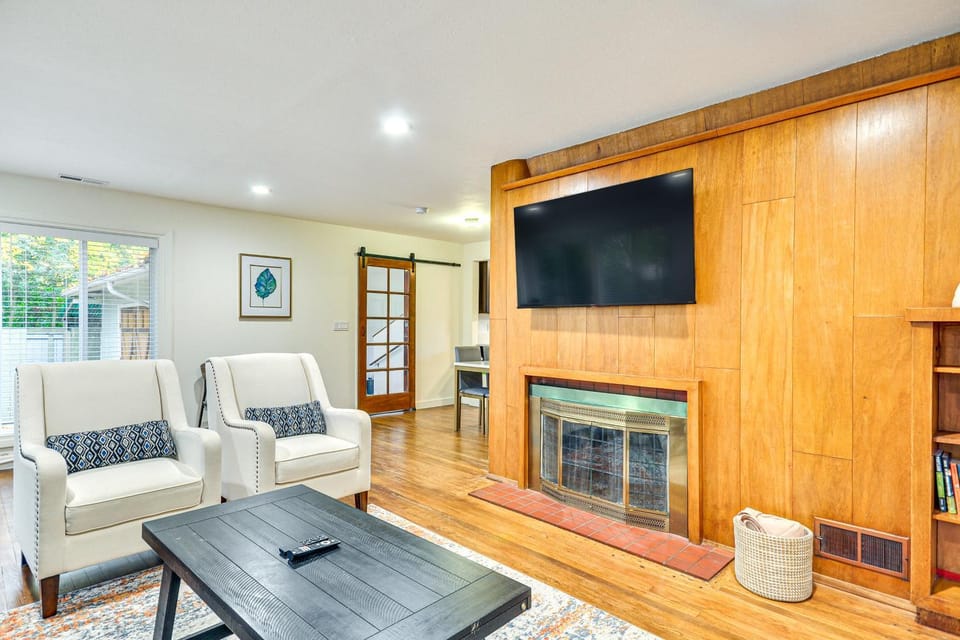 Modern Home with Spacious Yard in Beaverton! House in Beaverton