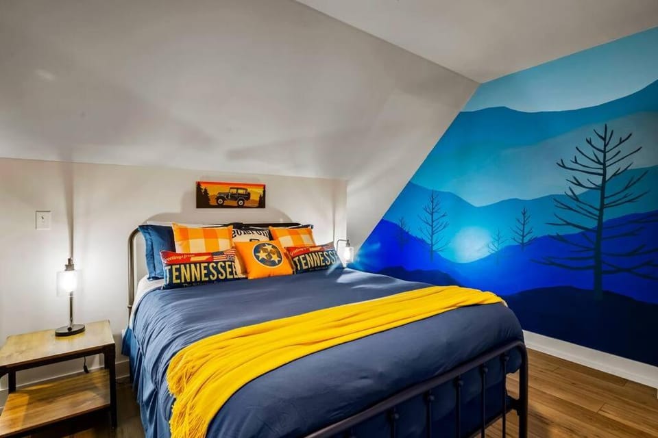 Bed, Photo of the whole room, Bedroom