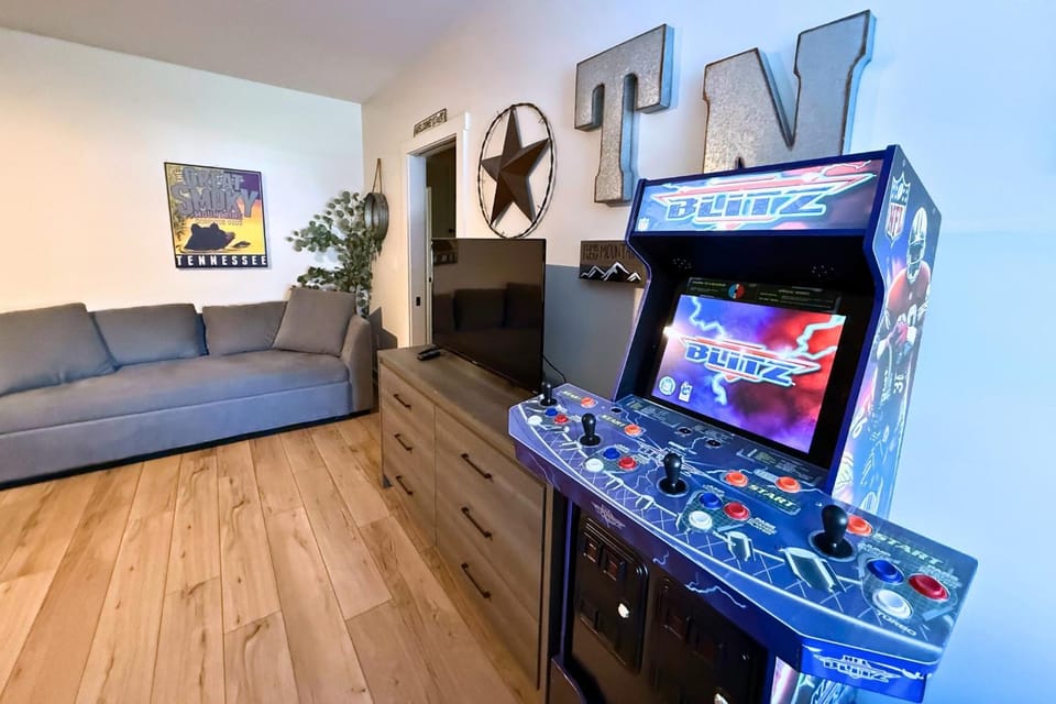 Game Room, Bedroom
