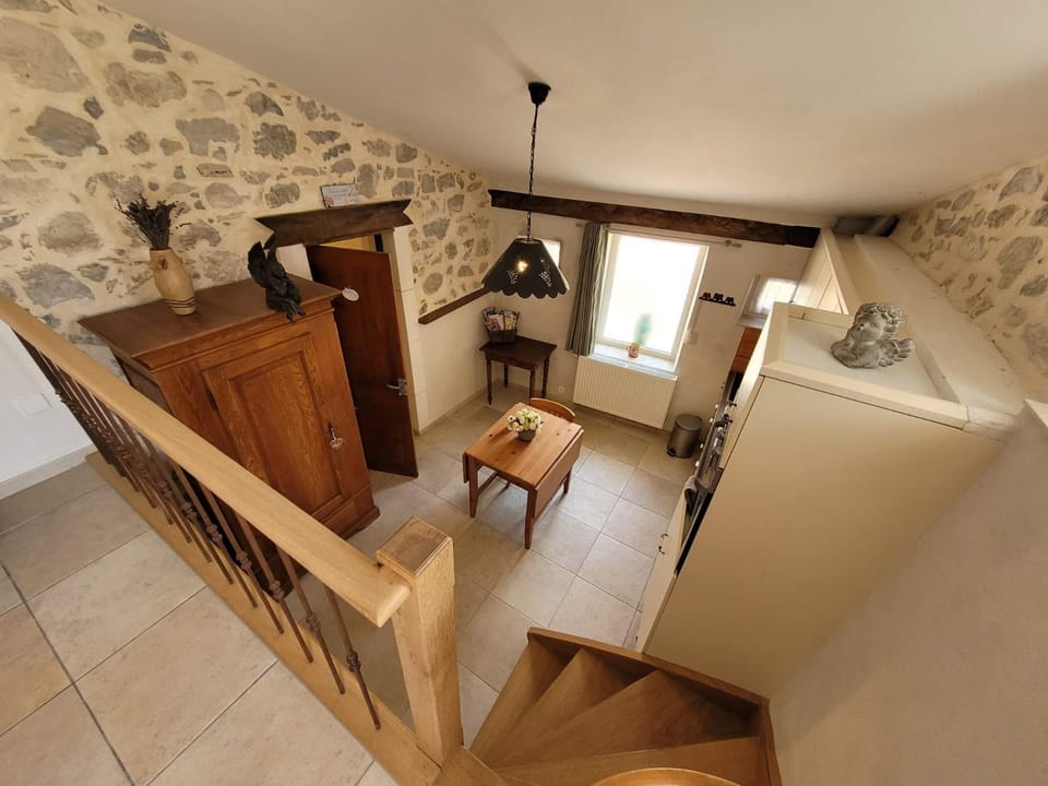 Dining area, kitchen