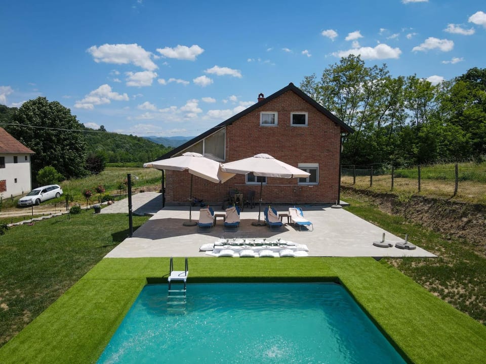 VIKENDICA GARAŠKI KUTAK House in Serbia