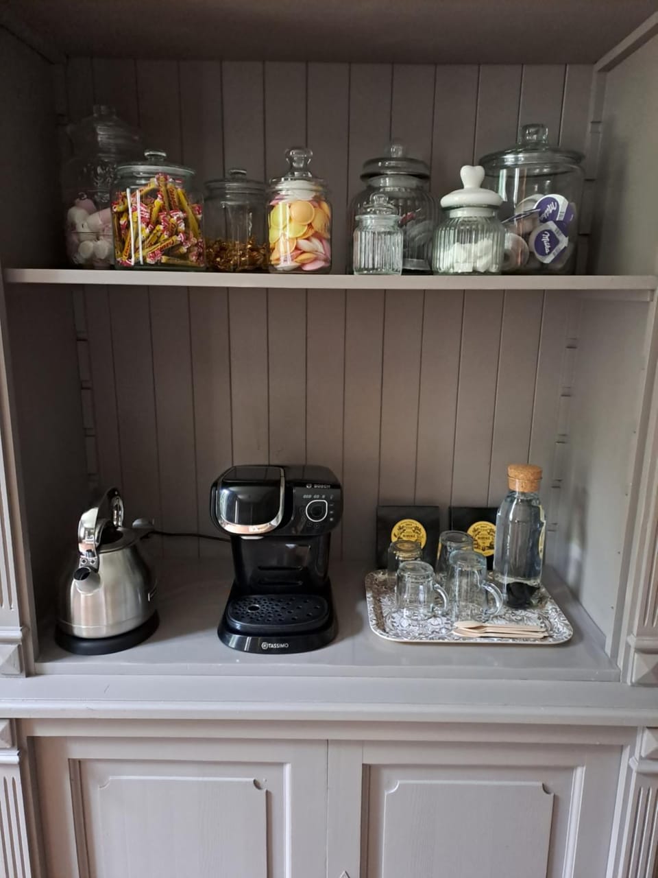 Coffee/tea facilities, Living room