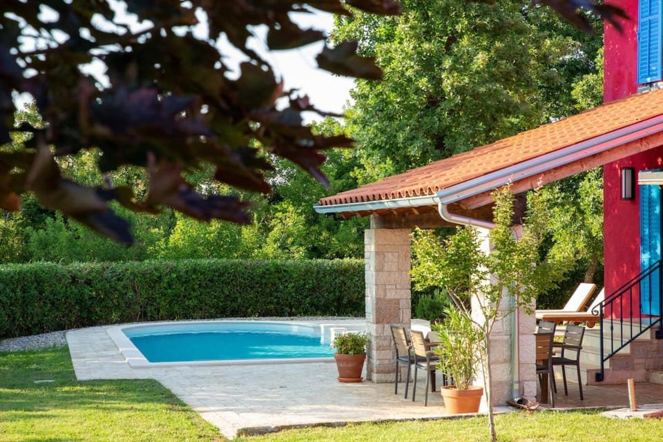 Property building, Patio, Day, Garden, Balcony/Terrace, Garden view, Pool view, Swimming pool, sunbed