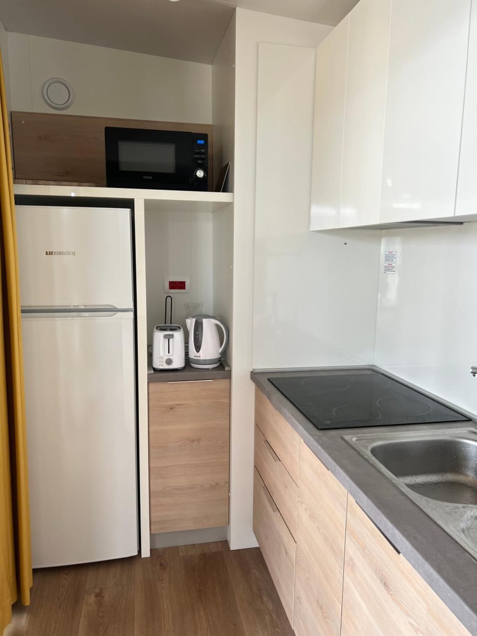 Coffee/tea facilities, Kitchen or kitchenette, minibar, toaster