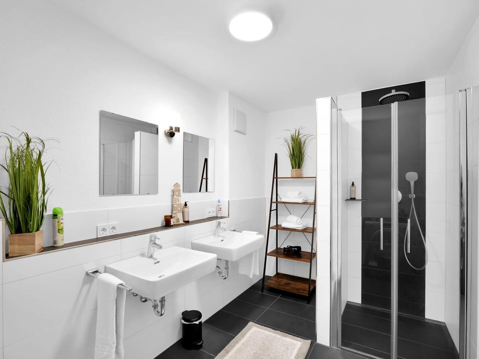 Bathroom, heating, towels, acessibility
