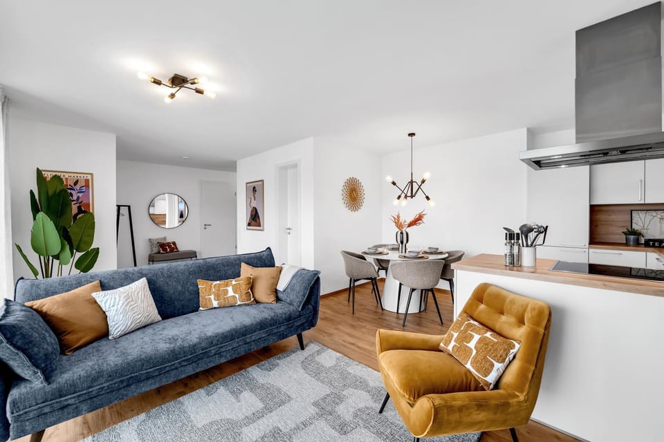 TV and multimedia, Kitchen or kitchenette, Living room, Seating area