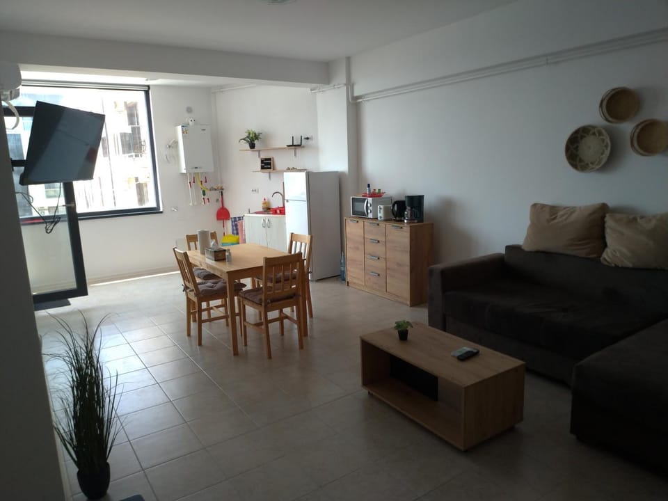 Communal lounge/ TV room, TV and multimedia, Kitchen or kitchenette, Living room, Dining area