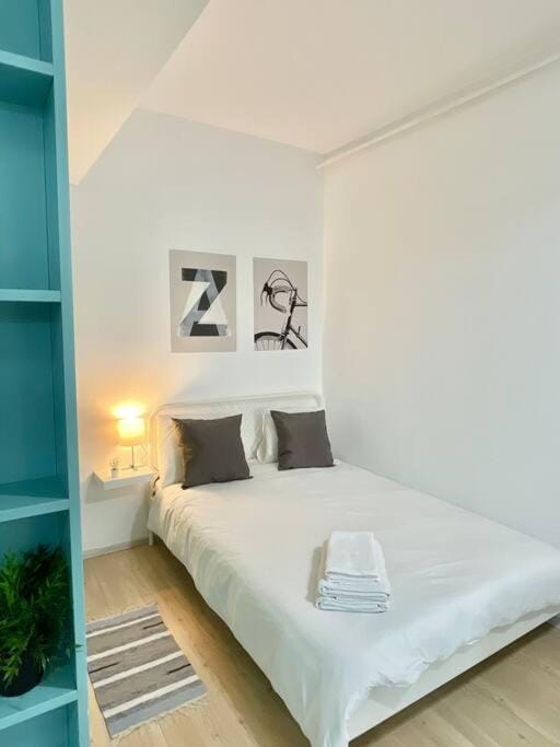 Blue Oasis Central Loft Apartment in Bucharest