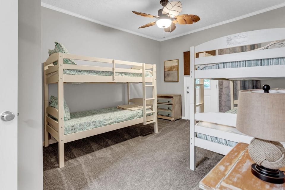 Pet Friendly Group Getaway with Grill and Deck House in Acworth