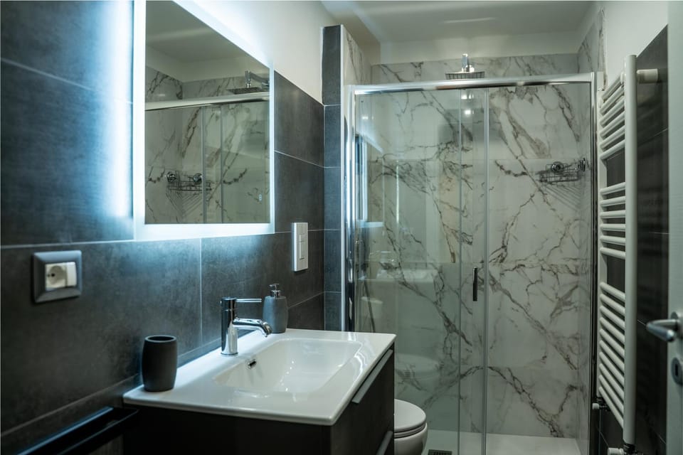 Shower, Bathroom