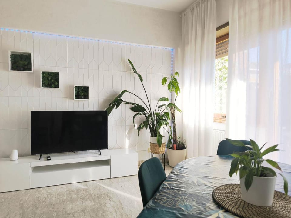 Communal lounge/ TV room, Communal lounge/ TV room, TV and multimedia
