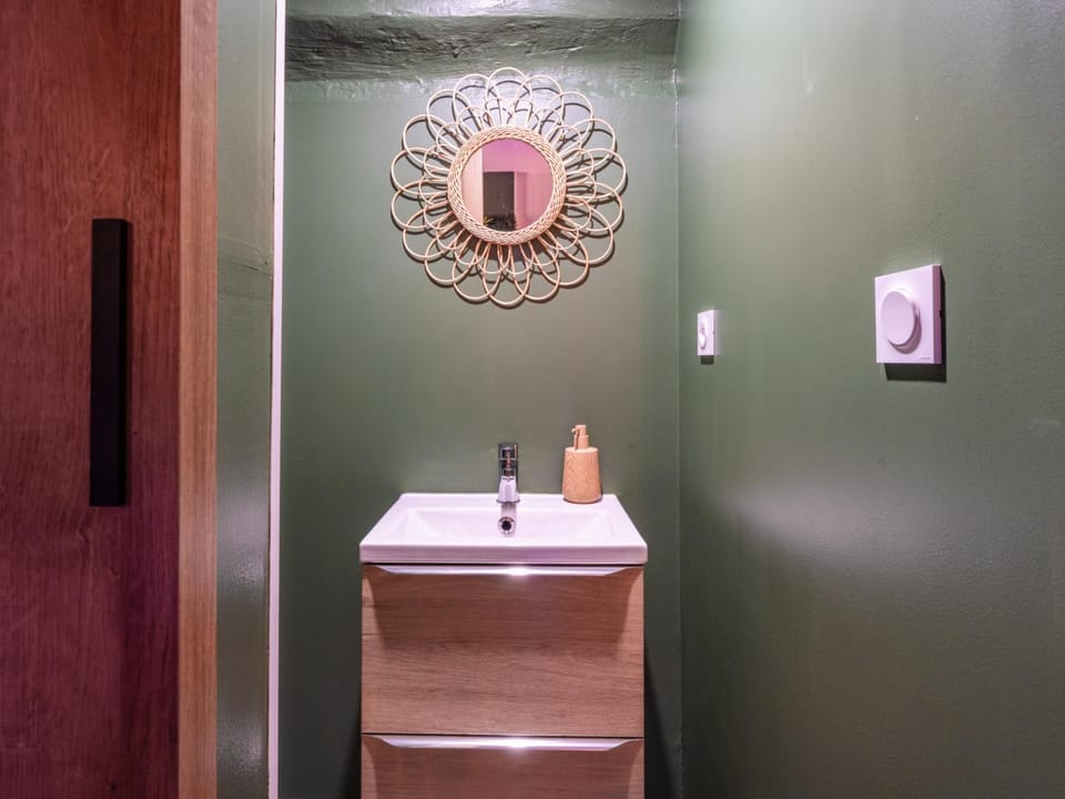 Sault Tropical - Idéal couple - Balnéo Led - Vue parc & montagne - Wifi - Stationnement gratuit - 5min à pied des bars, restaurants & commerces Apartment in Sault