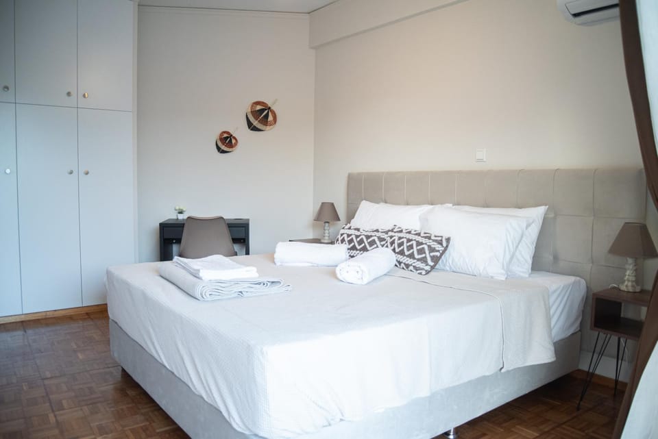 Bed, Photo of the whole room, Bedroom, towels, wardrobe