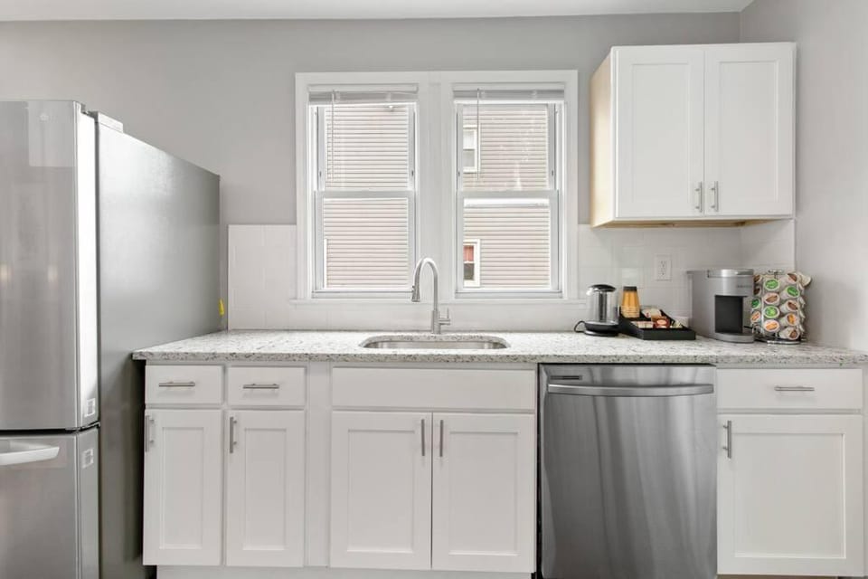 Stylish, Relaxing & Comfy 3 BDR Home House in Bristol