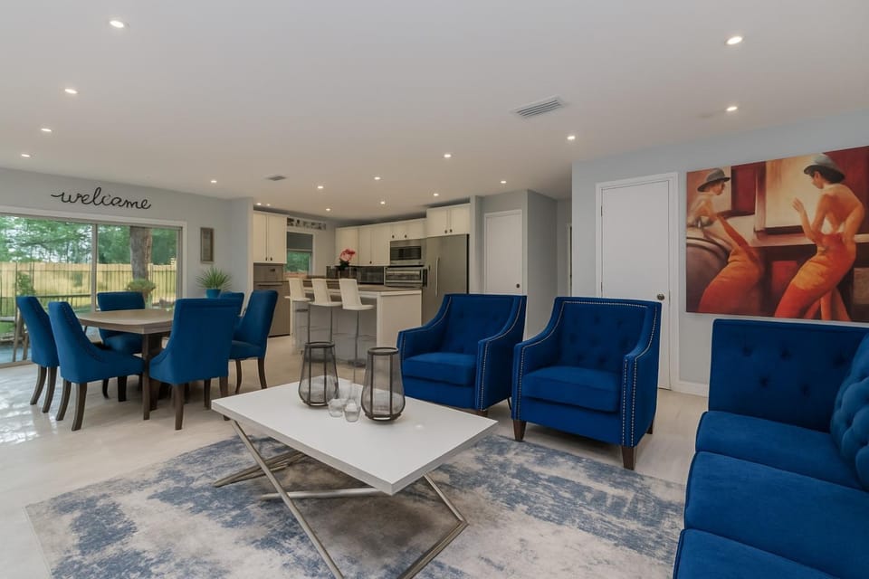 Heart of Miami Luxury Home 4BR Pool 5 Min Beach House in North Miami