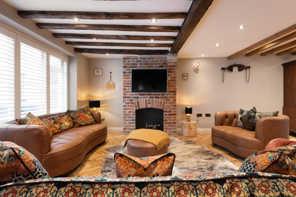 Property building, Living room, Decorative detail