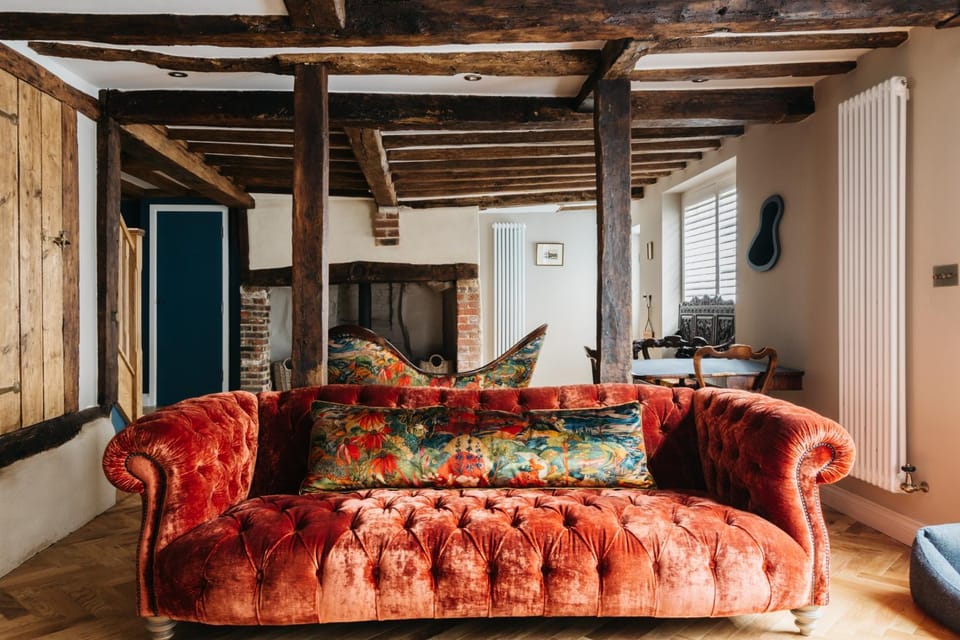 Living room, Seating area, Evening entertainment, flat iron